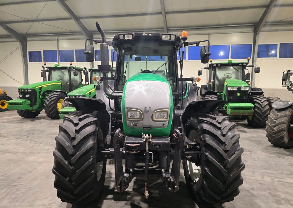 Valtra N 141 - Traktor: billede 5 Valtra N 141 - Traktor: billede 5