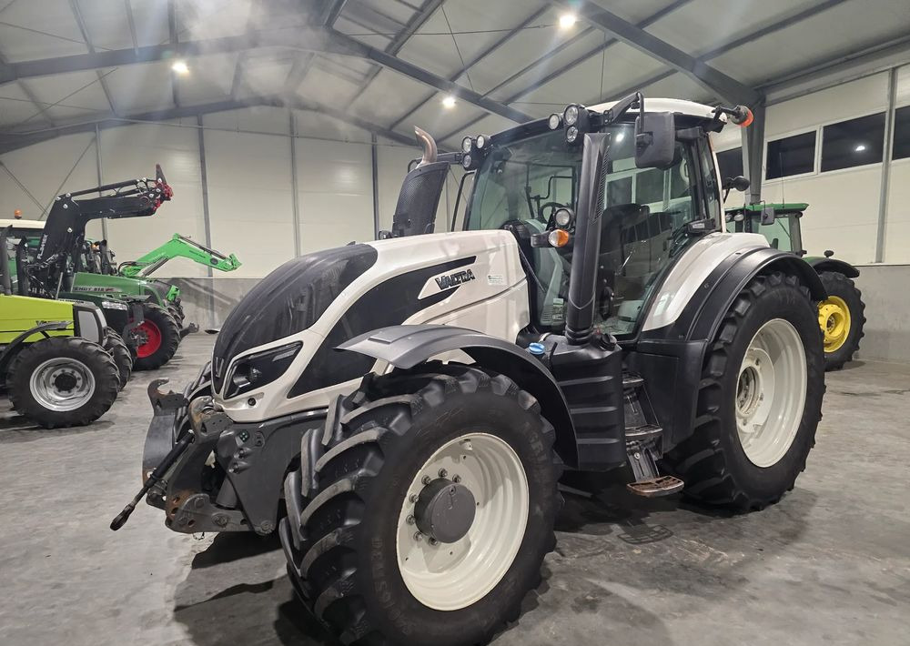 Valtra T 174S - Traktor: billede 2 Valtra T 174S - Traktor: billede 2