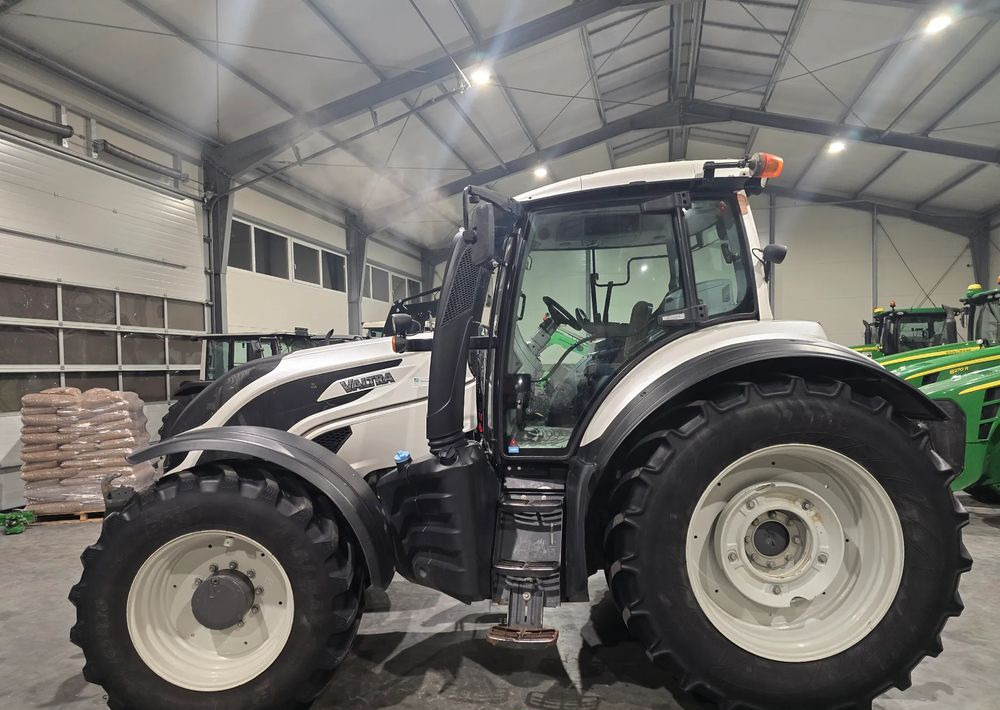 Valtra T 174S - Traktor: billede 4 Valtra T 174S - Traktor: billede 4