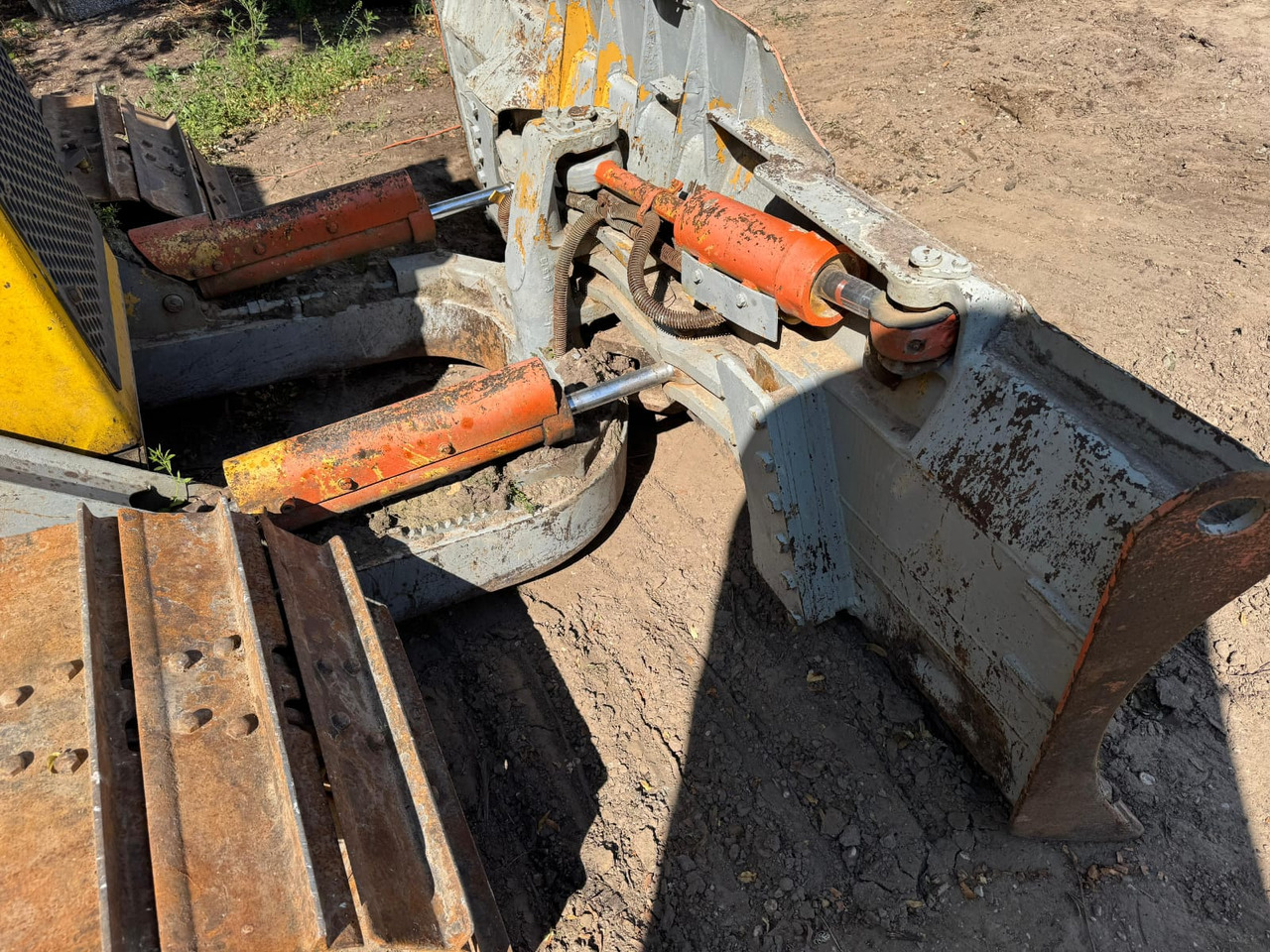 Bulldozer CATERPILLAR D4H LGP: billede 11