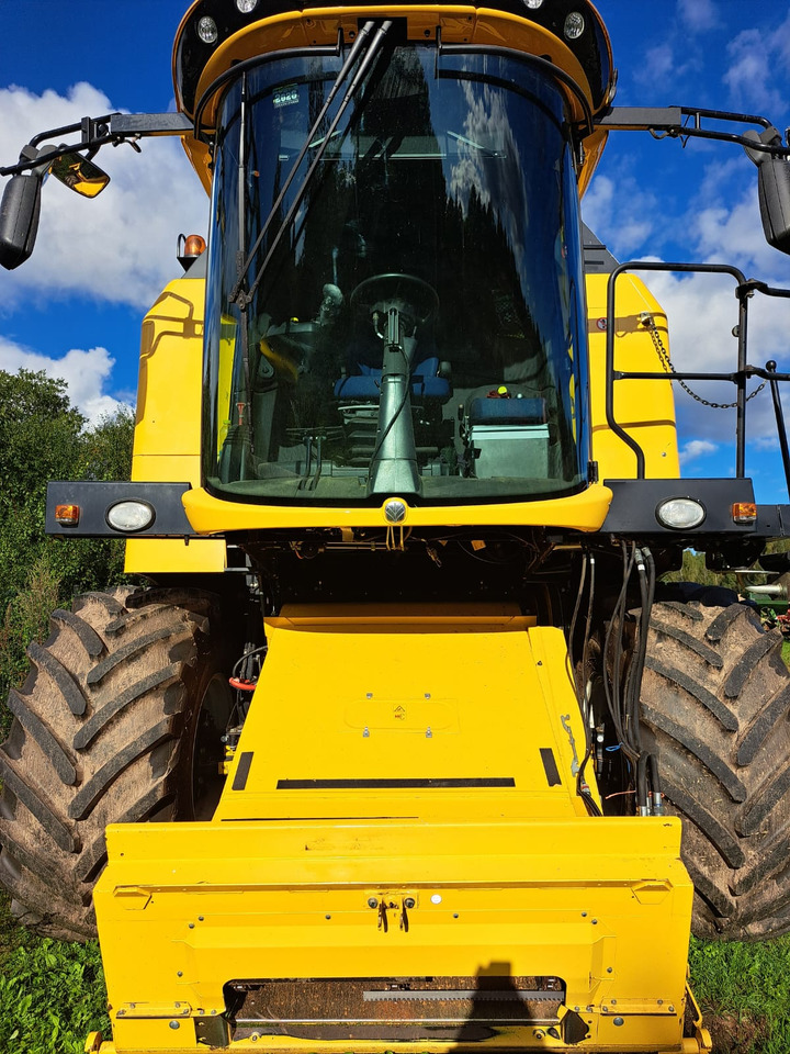NEW HOLLAND TC 5.90 - Mejetærsker: billede 2 NEW HOLLAND TC 5.90 - Mejetærsker: billede 2