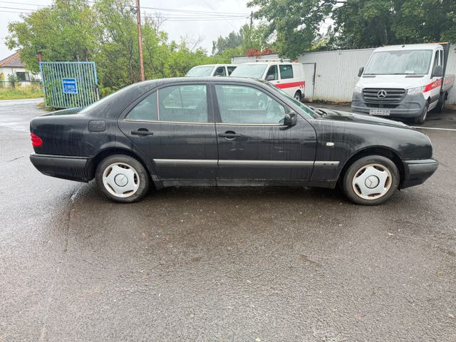 Mercedes-Benz E 200 - Sedan: billede 5 Mercedes-Benz E 200 - Sedan: billede 5