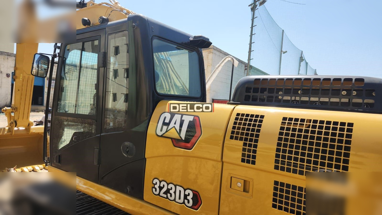 CATERPILLAR 323D3 - Bæltegravemaskine: billede 2 CATERPILLAR 323D3 - Bæltegravemaskine: billede 2