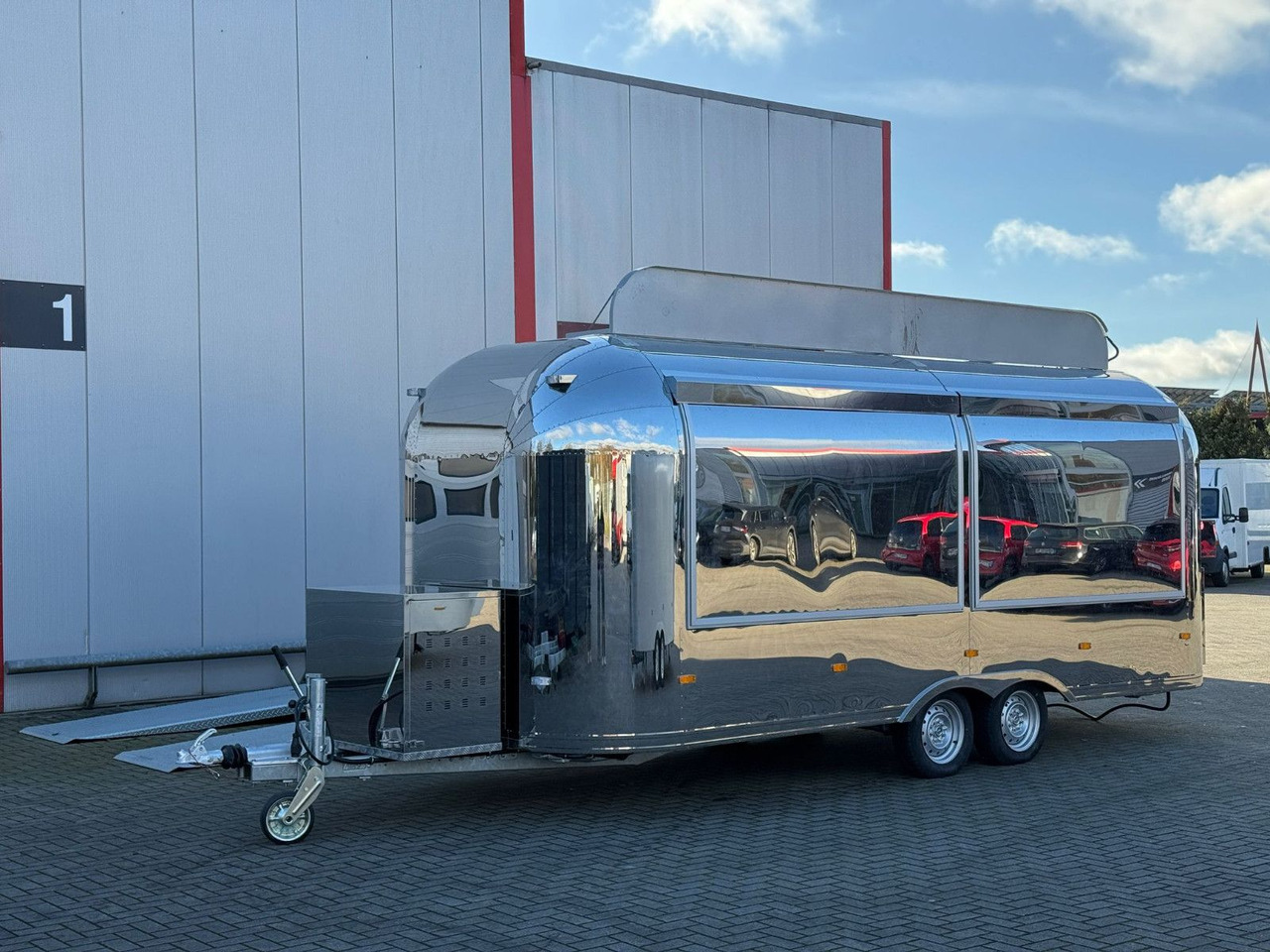 Esselmann Delistar Foodtruck 6000 ähn. Airstream - Salgsvogn: billede 4 Esselmann Delistar Foodtruck 6000 ähn. Airstream - Salgsvogn: billede 4