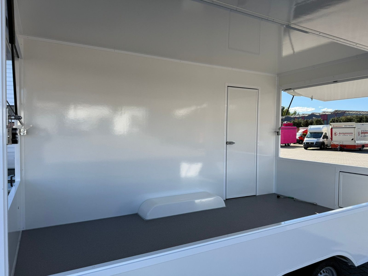 Esselmann Karello 4.2i Verkaufsanhänger Imbiss - Salgsvogn: billede 5 Esselmann Karello 4.2i Verkaufsanhänger Imbiss - Salgsvogn: billede 5