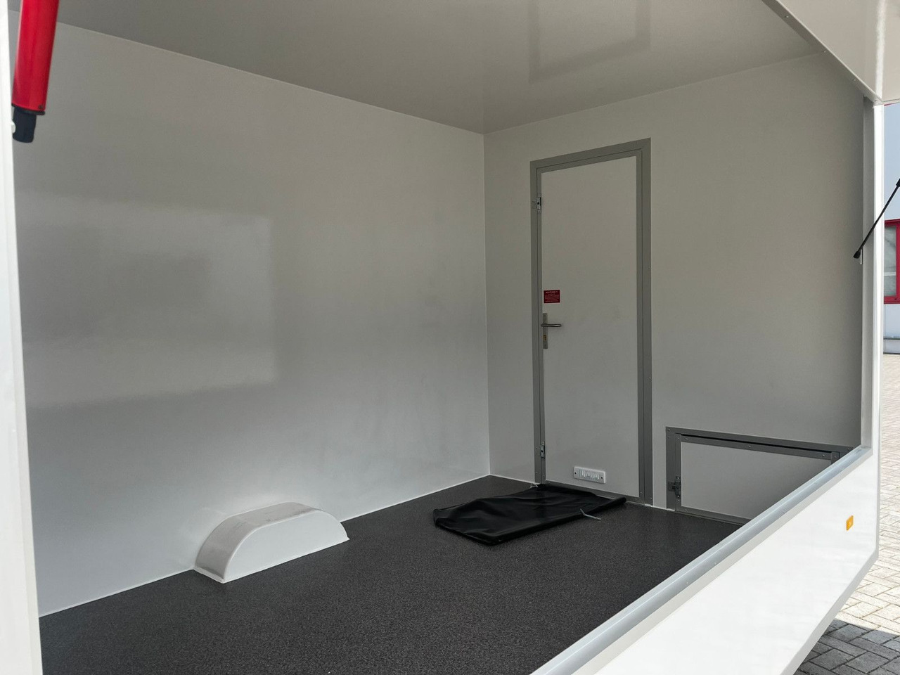 Esselmann Sandwichanhänger Verkaufsanhänger leer - Salgsvogn: billede 4 Esselmann Sandwichanhänger Verkaufsanhänger leer - Salgsvogn: billede 4