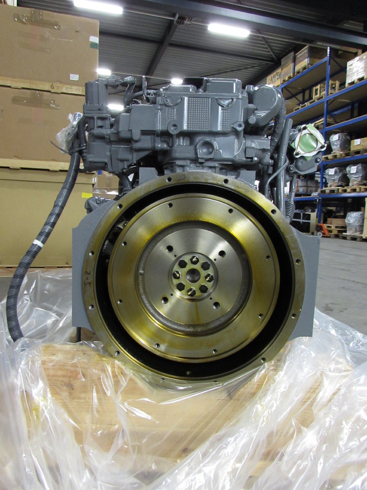 Isuzu 4JJ1XYSS-01 - Motor for Gravemaskine: billede 2 Isuzu 4JJ1XYSS-01 - Motor for Gravemaskine: billede 2