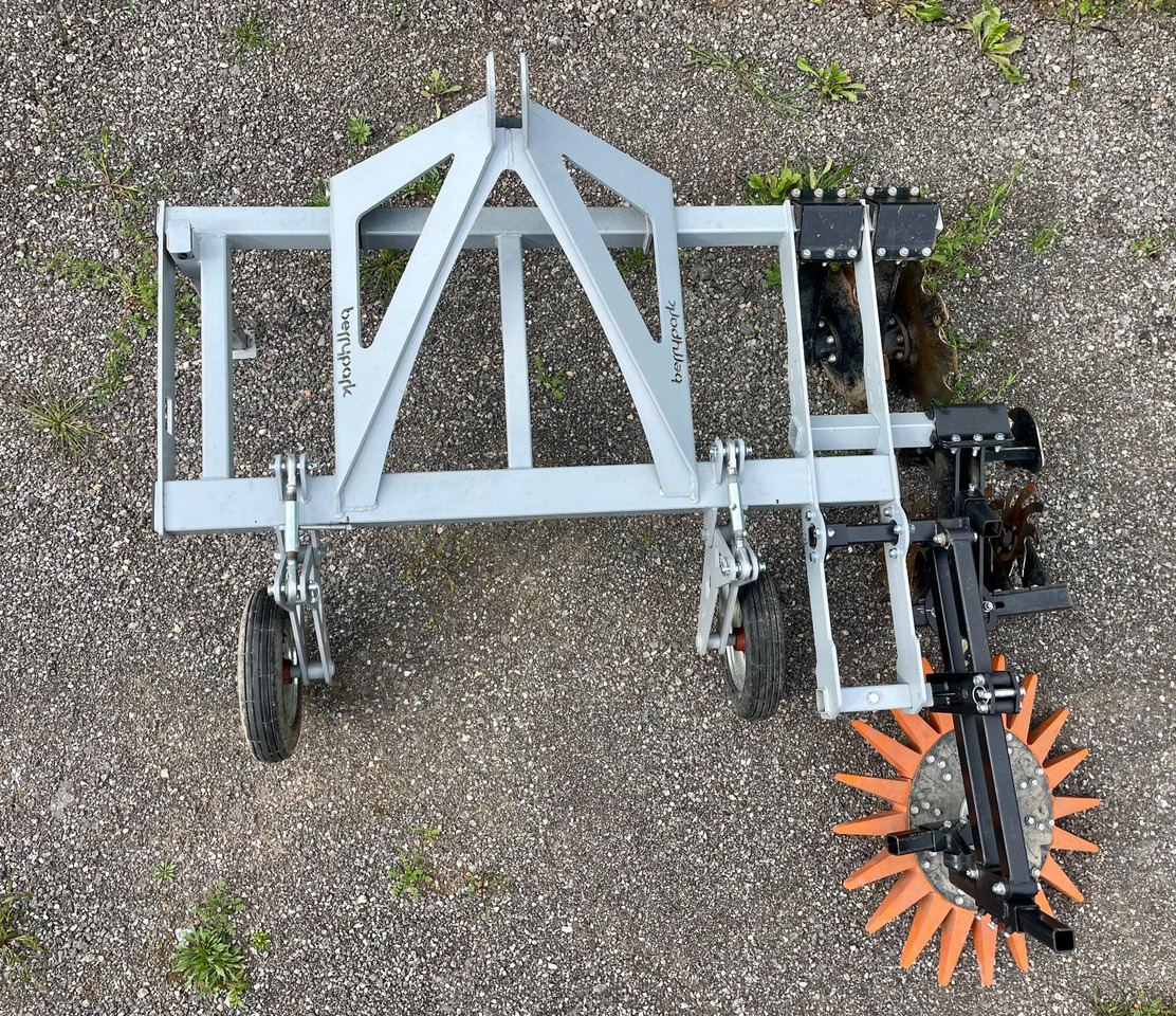 Berrypark Roll- und Fingerhacke / Orchard Weeder / Sarcleuse arboricole / Pielnik sadowniczy - Kultivator: billede 4 Berrypark Roll- und Fingerhacke / Orchard Weeder / Sarcleuse arboricole / Pielnik sadowniczy - Kultivator: billede 4