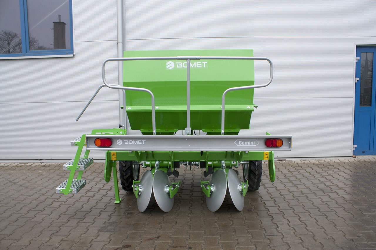 Bomet Kartoffelpflanzmaschine / Potato planter / Planteuse de pomme de terre / Piantapatate / Sadzarka ziemniaków - Kartoffellægger: billede 5 Bomet Kartoffelpflanzmaschine / Potato planter / Planteuse de pomme de terre / Piantapatate / Sadzarka ziemniaków - Kartoffellægger: billede 5