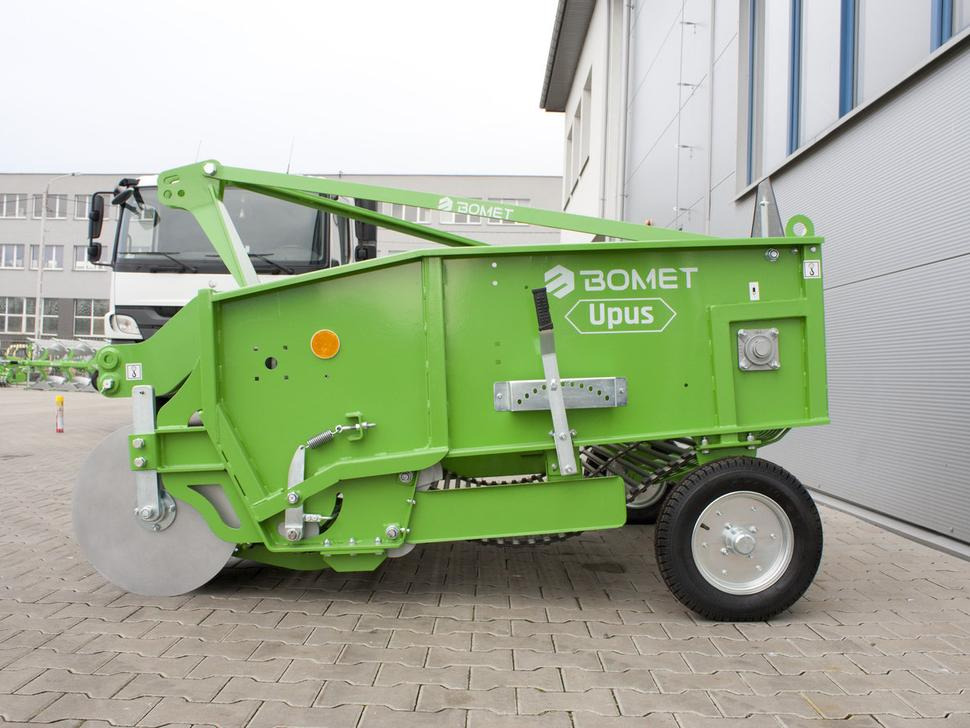 Bomet Siebkettenroder / Potato digger / Arracheuse de pomme de terre / Scavapatate / Cavador de patatas / 2-рядная картофелекопалка / Kopaczka do ziemniaków - Kartoffeloptager: billede 3 Bomet Siebkettenroder / Potato digger / Arracheuse de pomme de terre / Scavapatate / Cavador de patatas / 2-рядная картофелекопалка / Kopaczka do ziemniaków - Kartoffeloptager: billede 3