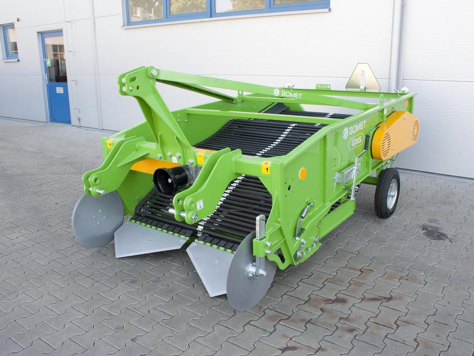 Bomet Siebkettenroder / Potato digger / Arracheuse de pomme de terre / Scavapatate / Cavador de patatas / 2-рядная картофелекопалка / Kopaczka do ziemniaków - Kartoffeloptager: billede 5 Bomet Siebkettenroder / Potato digger / Arracheuse de pomme de terre / Scavapatate / Cavador de patatas / 2-рядная картофелекопалка / Kopaczka do ziemniaków - Kartoffeloptager: billede 5