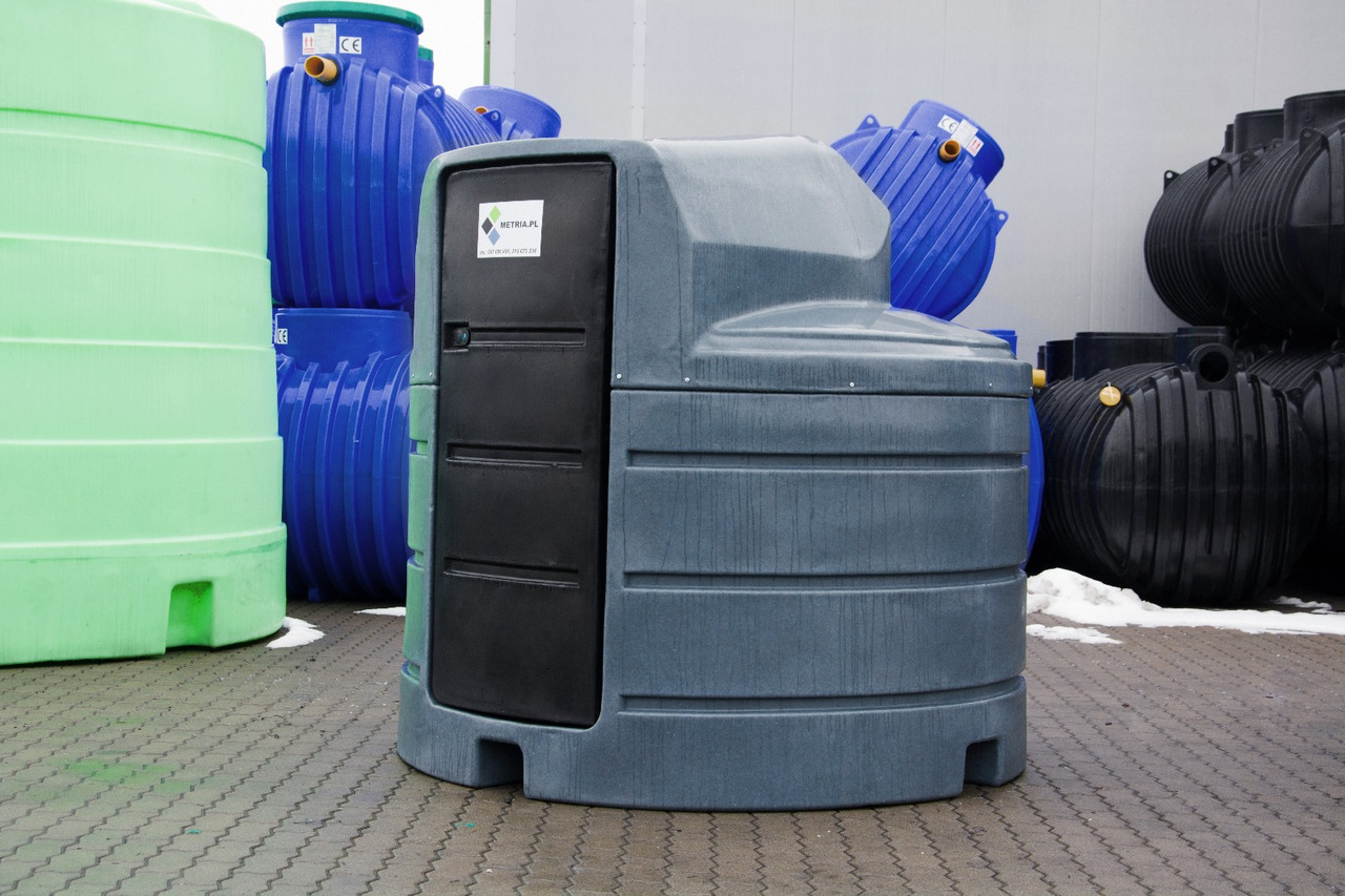 DC Dieseltank / Double-walled fuel tank for diesel fuel / Cuve à gasoil / Sebatoio gasolio / Бак для дизельного топлива / Zbiornik 2500 l - Lagertank: billede 1 DC Dieseltank / Double-walled fuel tank for diesel fuel / Cuve à gasoil / Sebatoio gasolio / Бак для дизельного топлива / Zbiornik 2500 l - Lagertank: billede 1