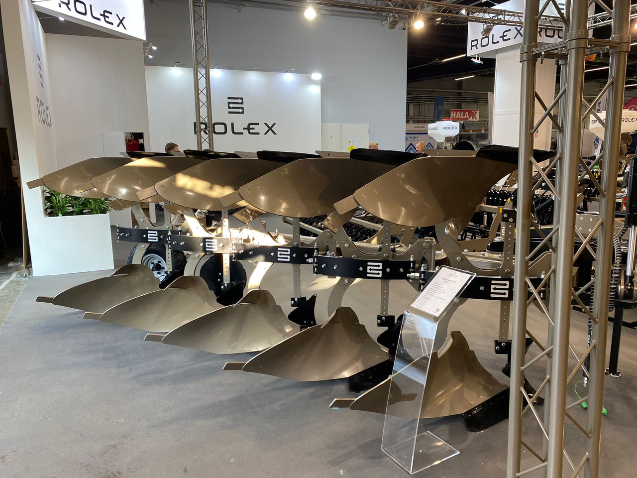 ROLEX Volldrehpflug / Rotary plough / Charrue réversible / Aratro reversibile / Оборотный плуг / Pług obrotowy 3+1 - Plov: billede 1 ROLEX Volldrehpflug / Rotary plough / Charrue réversible / Aratro reversibile / Оборотный плуг / Pług obrotowy 3+1 - Plov: billede 1