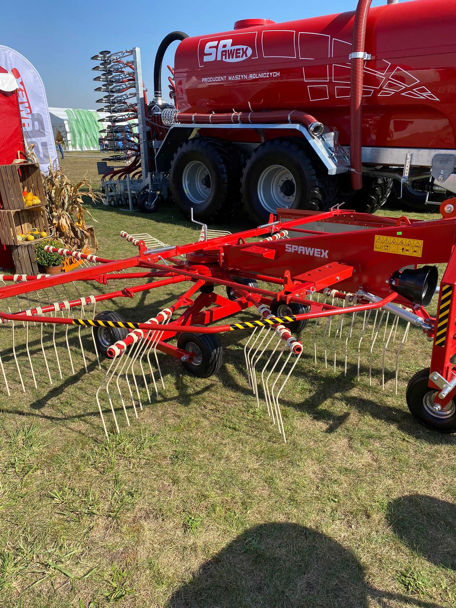 Spawex Kreiselschwader / Rake / Andaineur / Rastrillo / Rastrello / Zgrabiarka 4,5 m - Høvender: billede 5 Spawex Kreiselschwader / Rake / Andaineur / Rastrillo / Rastrello / Zgrabiarka 4,5 m - Høvender: billede 5