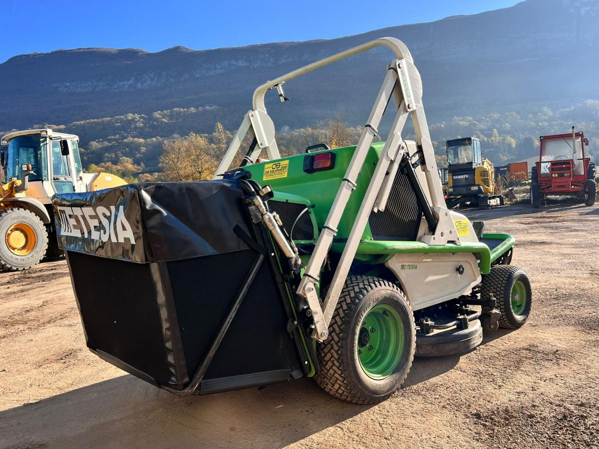 ETESIA HYDRO 124D Tondeuse autoportée 124cm - Plæneklipper: billede 5 ETESIA HYDRO 124D Tondeuse autoportée 124cm - Plæneklipper: billede 5