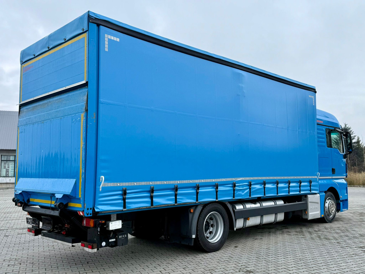 MAN TGX 18.360 / FIRANKA / WINDA / AUTOMAT / NOWE OPONY / EURO 6 / SYPIALKA / SPROWADZONY - Lastbil med presenning: billede 5 MAN TGX 18.360 / FIRANKA / WINDA / AUTOMAT / NOWE OPONY / EURO 6 / SYPIALKA / SPROWADZONY - Lastbil med presenning: billede 5