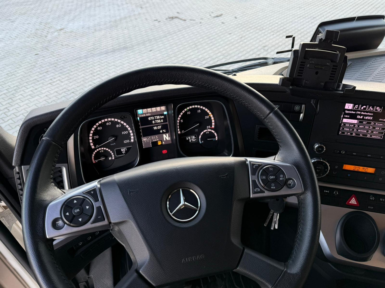 Kølevogn lastbil MERCEDES-BENZ ACTROS 1840 / CHŁODNIA / WINDA / 15 EUROPALET / 6.10 M DŁUGOŚCI / DUŻA KABINA / AUTOMAT / SPROWADZONY / SERWISOWANY / EURO 6: billede 19 Kølevogn lastbil MERCEDES-BENZ ACTROS 1840 / CHŁODNIA / WINDA / 15 EUROPALET / 6.10 M DŁUGOŚCI / DUŻA KABINA / AUTOMAT / SPROWADZONY / SERWISOWANY / EURO 6: billede 19