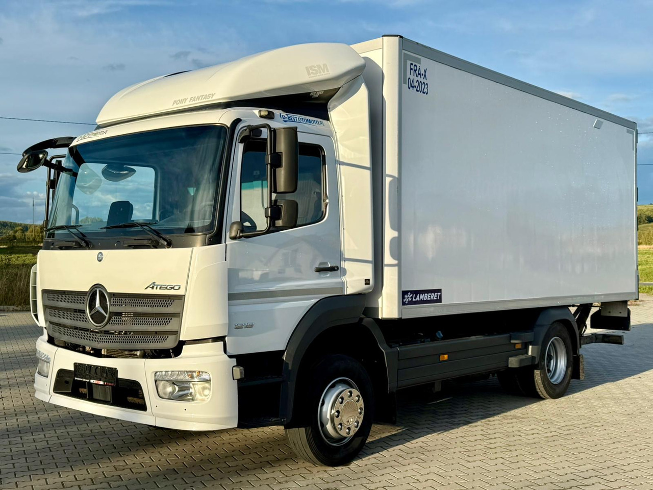 MERCEDES-BENZ ATEGO 1218 / CHŁODNIA / IZOTERMA / WINDA / 5.10 M DŁUGOŚCI / LAMBERET / AUTOMAT / 2017 ROK / 410 TYŚ KM - Kølevogn lastbil: billede 2 MERCEDES-BENZ ATEGO 1218 / CHŁODNIA / IZOTERMA / WINDA / 5.10 M DŁUGOŚCI / LAMBERET / AUTOMAT / 2017 ROK / 410 TYŚ KM - Kølevogn lastbil: billede 2