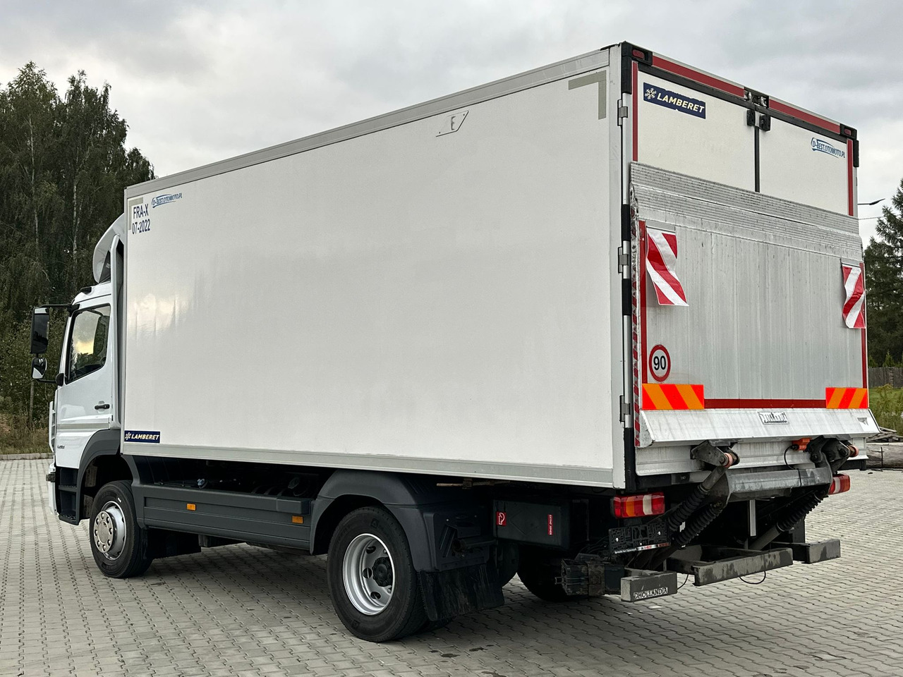 MERCEDES-BENZ ATEGO 1218 / CHŁODNIA / WINDA / 12 PALET / 5.10 M DŁUGOŚCI / AUTOMAT / LAMBERET / 5090 KG ŁADOWNOŚCI - Kølevogn lastbil: billede 3 MERCEDES-BENZ ATEGO 1218 / CHŁODNIA / WINDA / 12 PALET / 5.10 M DŁUGOŚCI / AUTOMAT / LAMBERET / 5090 KG ŁADOWNOŚCI - Kølevogn lastbil: billede 3