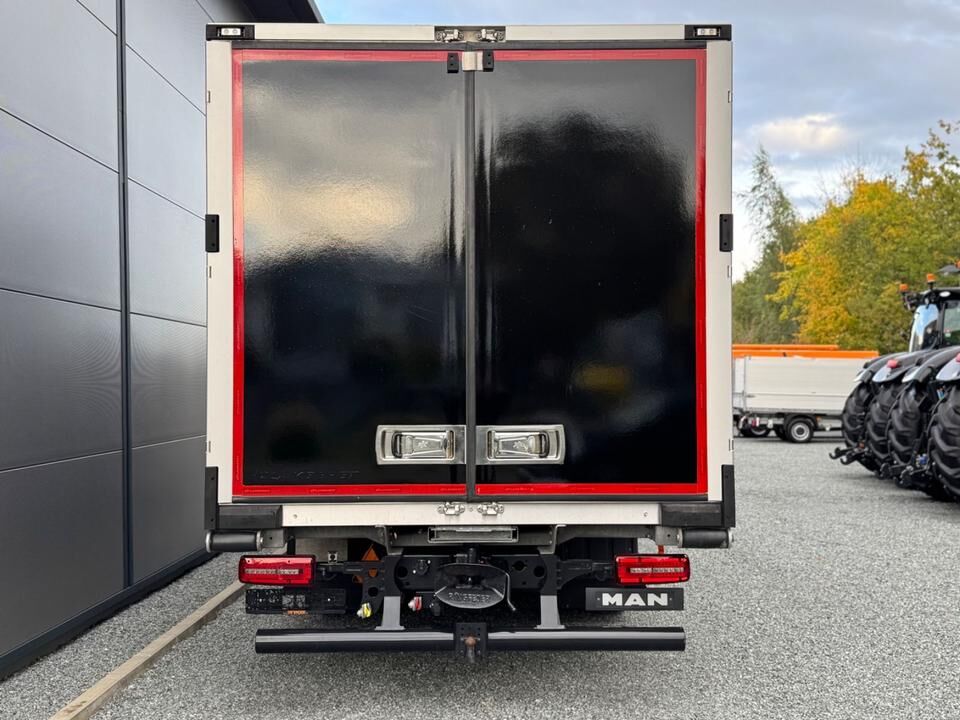 MAN TGL 8.220 Schlafkab. TK-Koffer, AHK, Autom. TOP! - Kølevogn lastbil: billede 4 MAN TGL 8.220 Schlafkab. TK-Koffer, AHK, Autom. TOP! - Kølevogn lastbil: billede 4