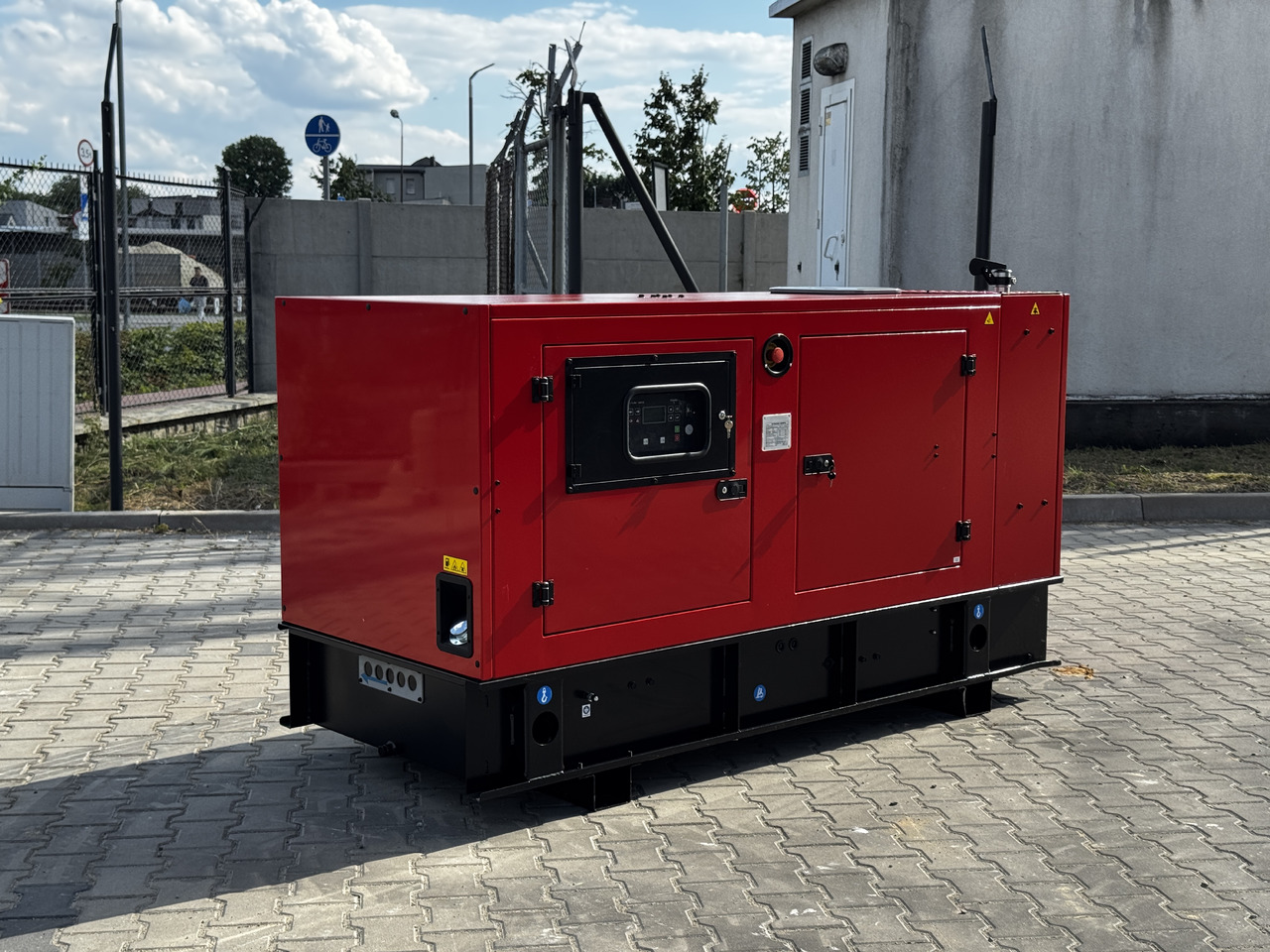 IVECO 80 kVA / 65 kW - Strømgenerator: billede 2 IVECO 80 kVA / 65 kW - Strømgenerator: billede 2