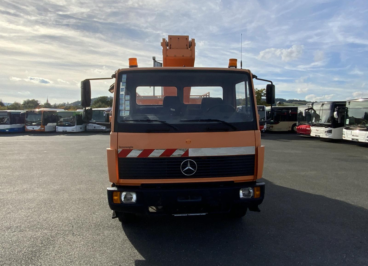 Mercedes-Benz 1117 - Lastbil med mandskabslift: billede 5 Mercedes-Benz 1117 - Lastbil med mandskabslift: billede 5