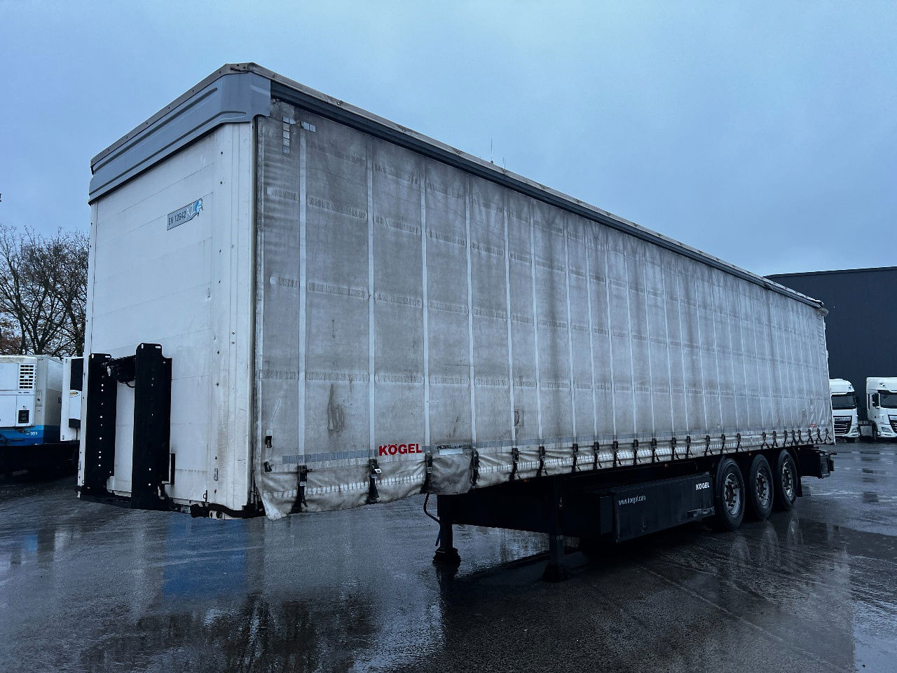 Kögel SN24 met liftas en SAF assen - Gardintrailer: billede 1 Kögel SN24 met liftas en SAF assen - Gardintrailer: billede 1