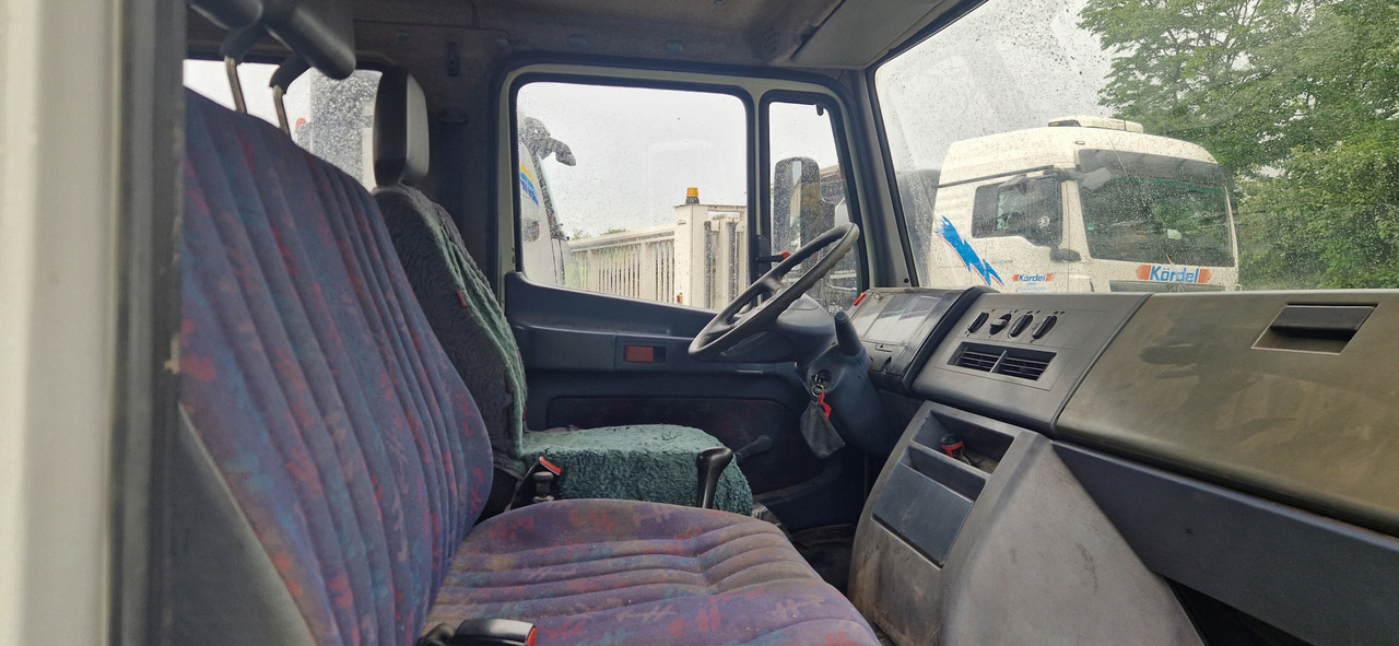 Mercedes-Benz 615D Doka Pritsche, Zustand gut - Ladbil, Mandskabsbil: billede 2 Mercedes-Benz 615D Doka Pritsche, Zustand gut - Ladbil, Mandskabsbil: billede 2