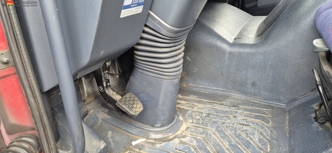 Mercedes-Benz 823 LBW | Radstand 4900 mm | 7.2 m Pritsche Klima | 3 Pedals - Varebil med presenning: billede 4 Mercedes-Benz 823 LBW | Radstand 4900 mm | 7.2 m Pritsche Klima | 3 Pedals - Varebil med presenning: billede 4