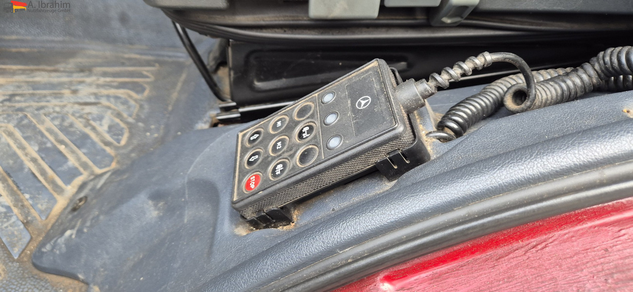 Mercedes-Benz 823 LBW | Radstand 4900 mm | 7.2 m Pritsche Klima | 3 Pedals - Varebil med presenning: billede 5 Mercedes-Benz 823 LBW | Radstand 4900 mm | 7.2 m Pritsche Klima | 3 Pedals - Varebil med presenning: billede 5