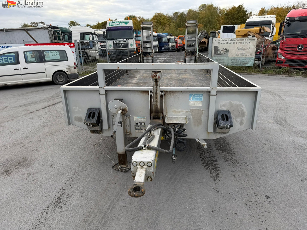 Nedbygget platform påhængsvogn til transportering tungemaskiner Obermaier TUE110 SDAH Tieflader | | Trommelbremse | Rampen | 7.2 Plattform | Stützfuß vorne: billede 8