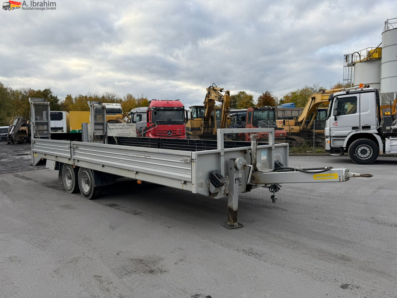 Nedbygget platform påhængsvogn til transportering tungemaskiner Obermaier TUE110 SDAH Tieflader | | Trommelbremse | Rampen | 7.2 Plattform | Stützfuß vorne: billede 9