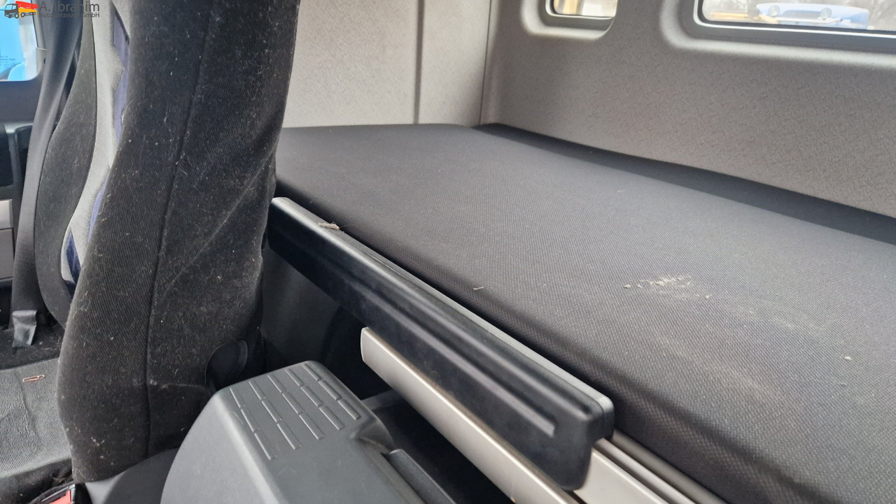 Trækker MAN 18.400 TGX Flachdach Retarder, Klima, 1 Bett, Kühlschrank: billede 7