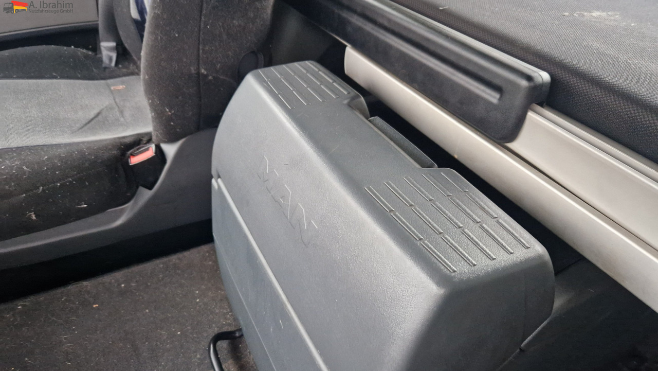 Trækker MAN 18.400 TGX Flachdach Retarder, Klima, 1 Bett, Kühlschrank: billede 6