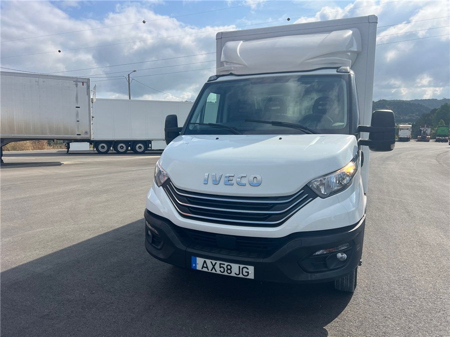 Iveco 35C16HA8 - Varebil med kasse: billede 2 Iveco 35C16HA8 - Varebil med kasse: billede 2