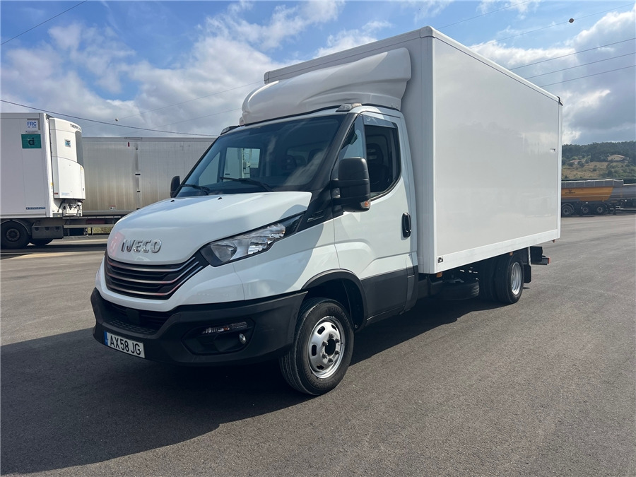 Iveco 35C16HA8 - Varebil med kasse: billede 1 Iveco 35C16HA8 - Varebil med kasse: billede 1