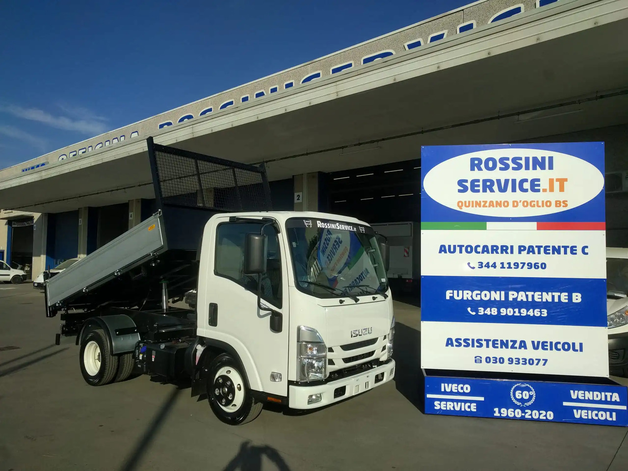 ISUZU NNR M21 T - Ladbil med tip: billede 1 ISUZU NNR M21 T - Ladbil med tip: billede 1