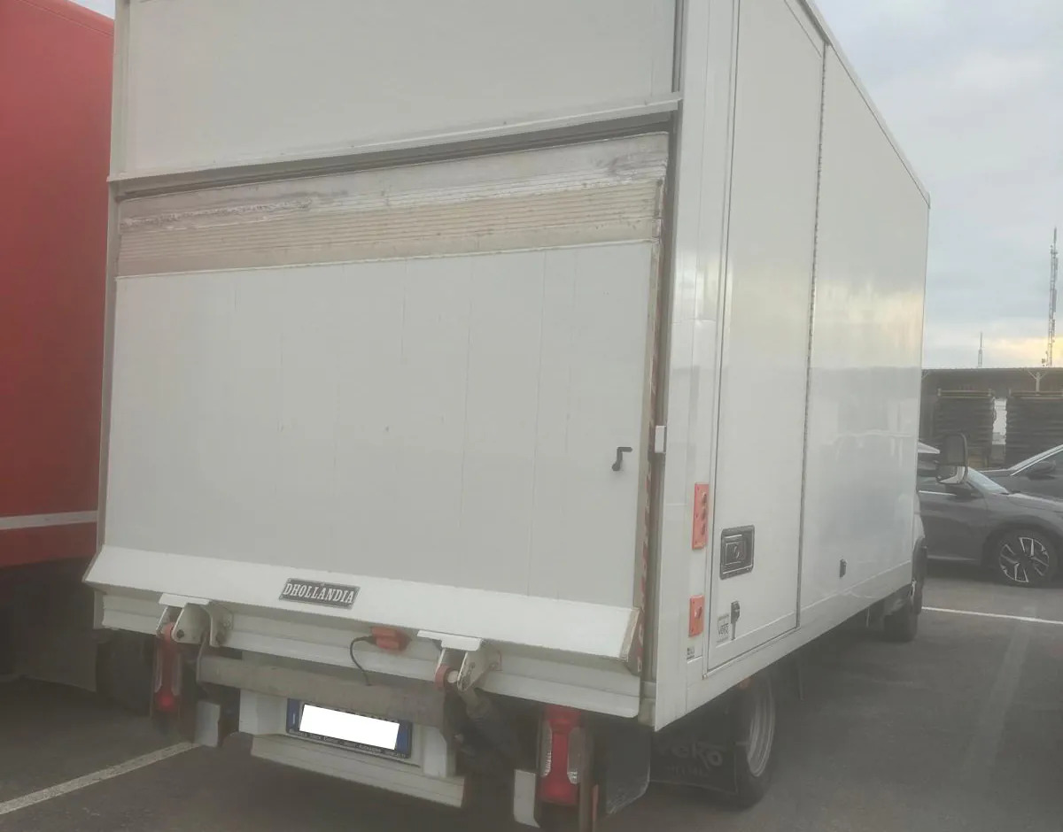 IVECO DAILY 35C14 - Varebil med kasse: billede 2 IVECO DAILY 35C14 - Varebil med kasse: billede 2