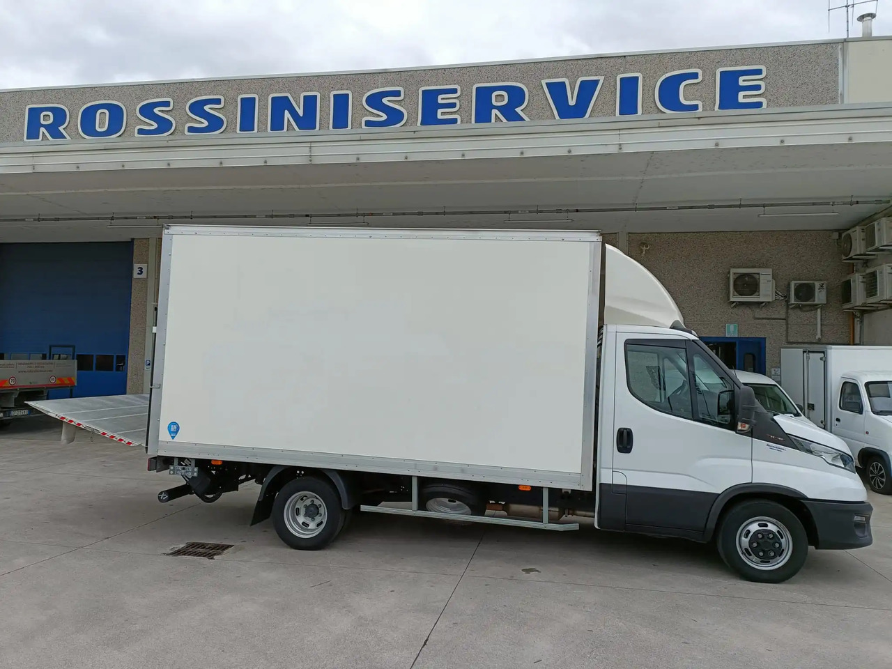 IVECO DAILY 35C16 - Varebil med kasse: billede 4 IVECO DAILY 35C16 - Varebil med kasse: billede 4