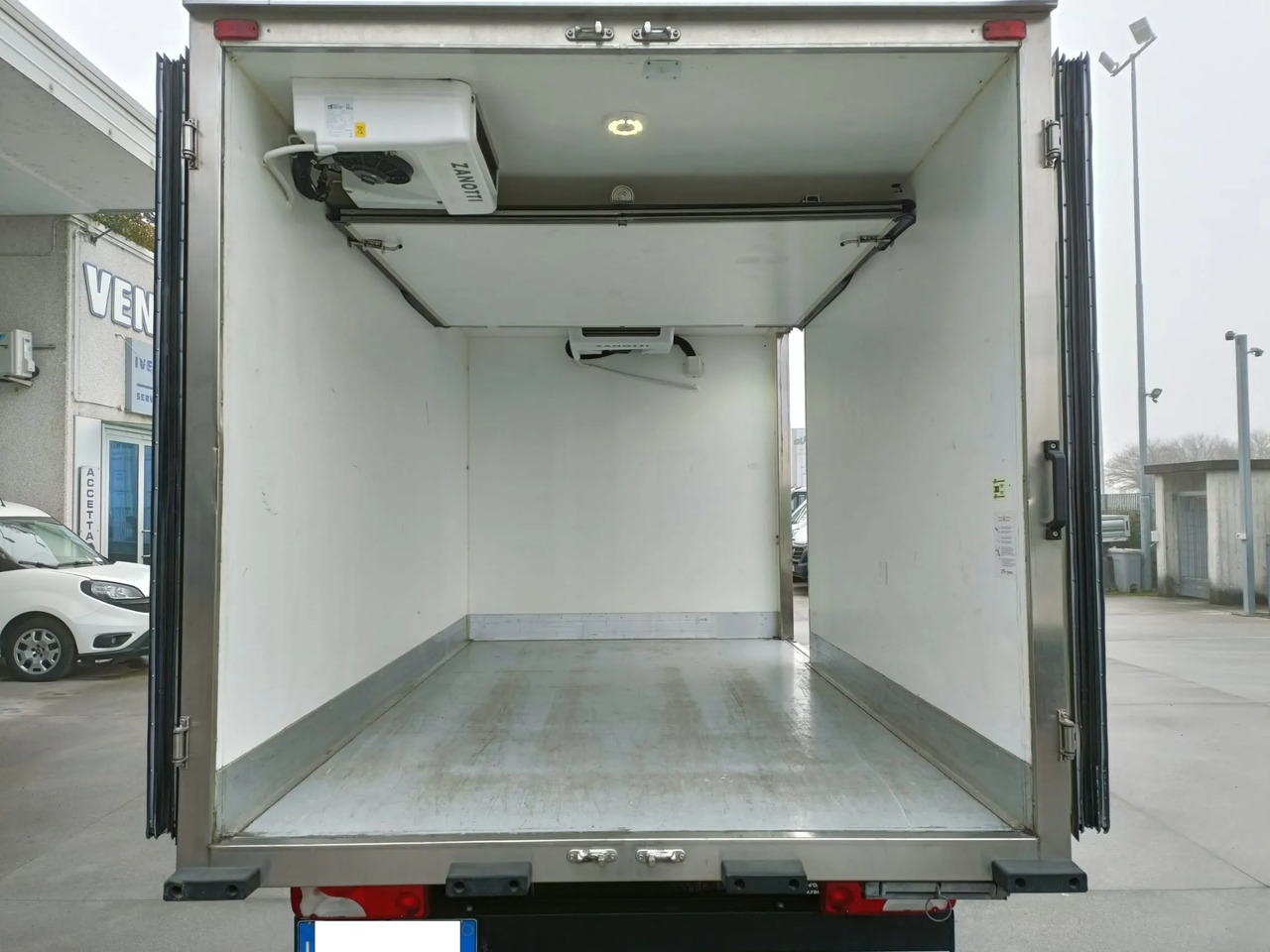 Kølebil MERCEDES BENZ SPRINTER 415 150 CV: billede 6 Kølebil MERCEDES BENZ SPRINTER 415 150 CV: billede 6