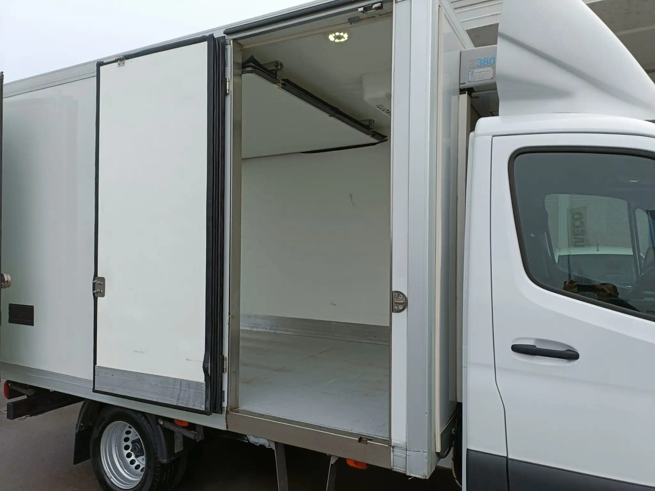 Kølebil MERCEDES BENZ SPRINTER 415 150 CV: billede 7 Kølebil MERCEDES BENZ SPRINTER 415 150 CV: billede 7