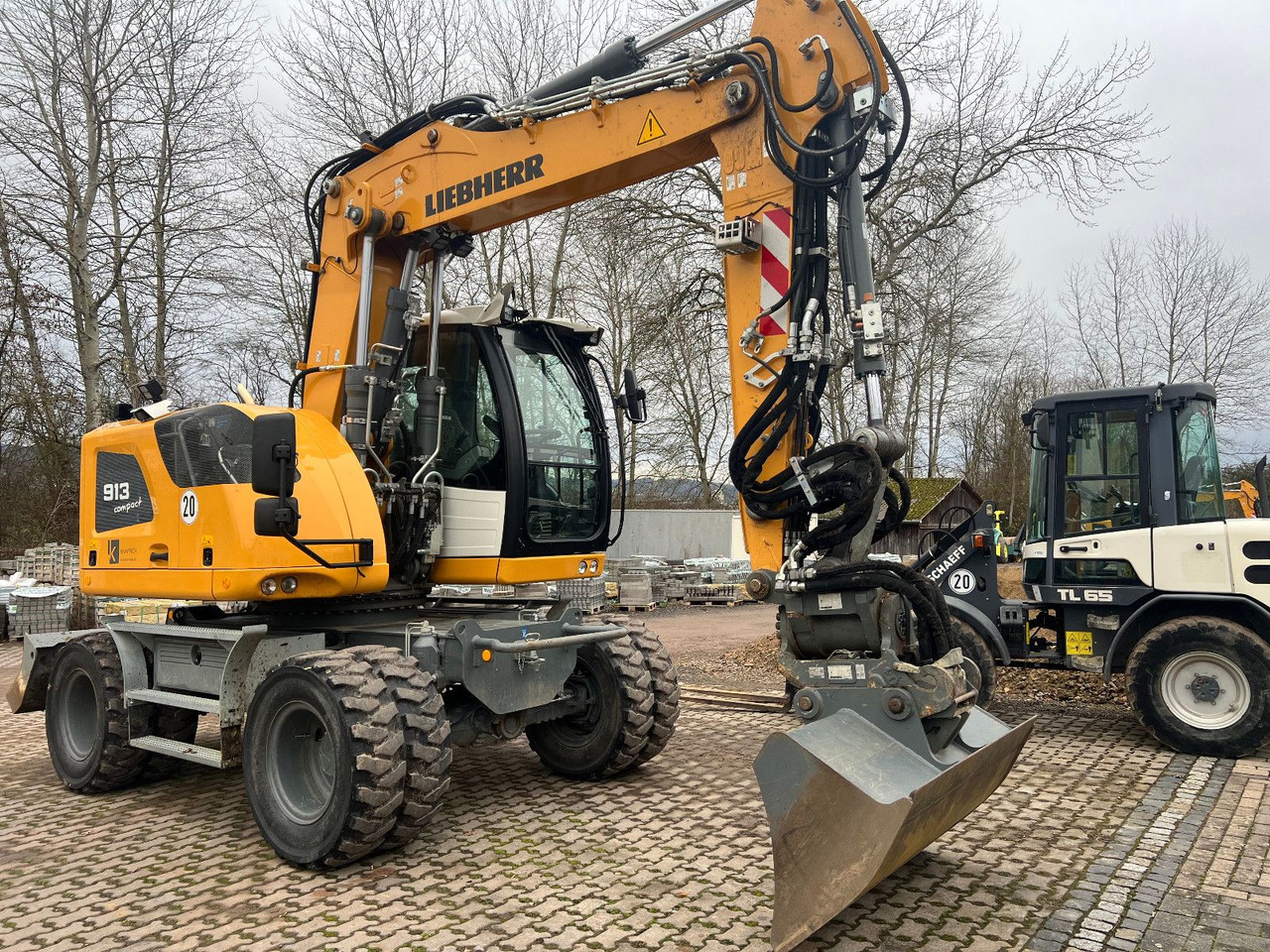 Liebherr A 913 Comp. Powertilt - Hjulgravemaskine: billede 1 Liebherr A 913 Comp. Powertilt - Hjulgravemaskine: billede 1