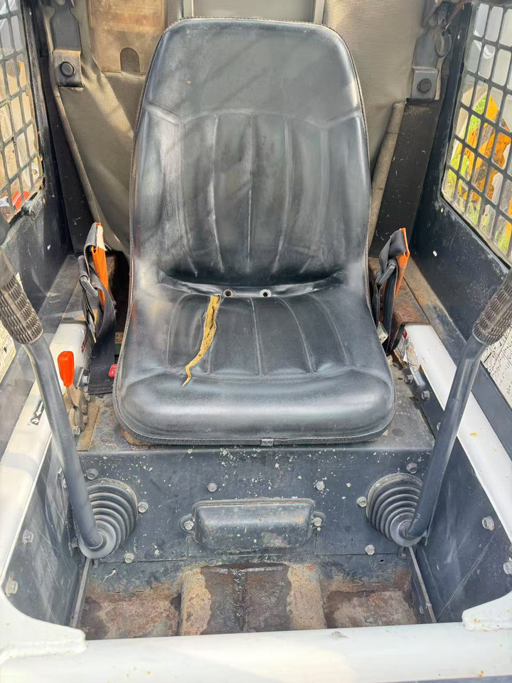 BOBCAT S300 - Skridstyret minilæsser: billede 5 BOBCAT S300 - Skridstyret minilæsser: billede 5