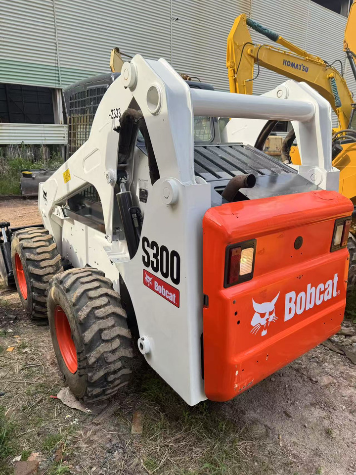 BOBCAT S300 - Skridstyret minilæsser: billede 1 BOBCAT S300 - Skridstyret minilæsser: billede 1