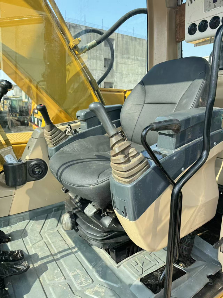 CATERPILLAR 320C - Bæltegravemaskine: billede 4 CATERPILLAR 320C - Bæltegravemaskine: billede 4