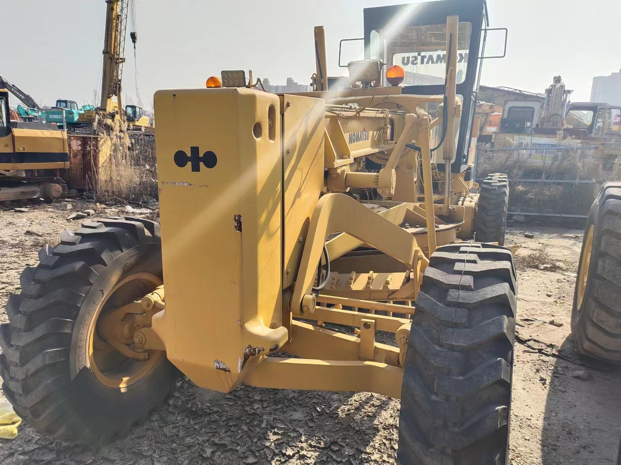 KOMATSU GD825A - Grader: billede 1 KOMATSU GD825A - Grader: billede 1