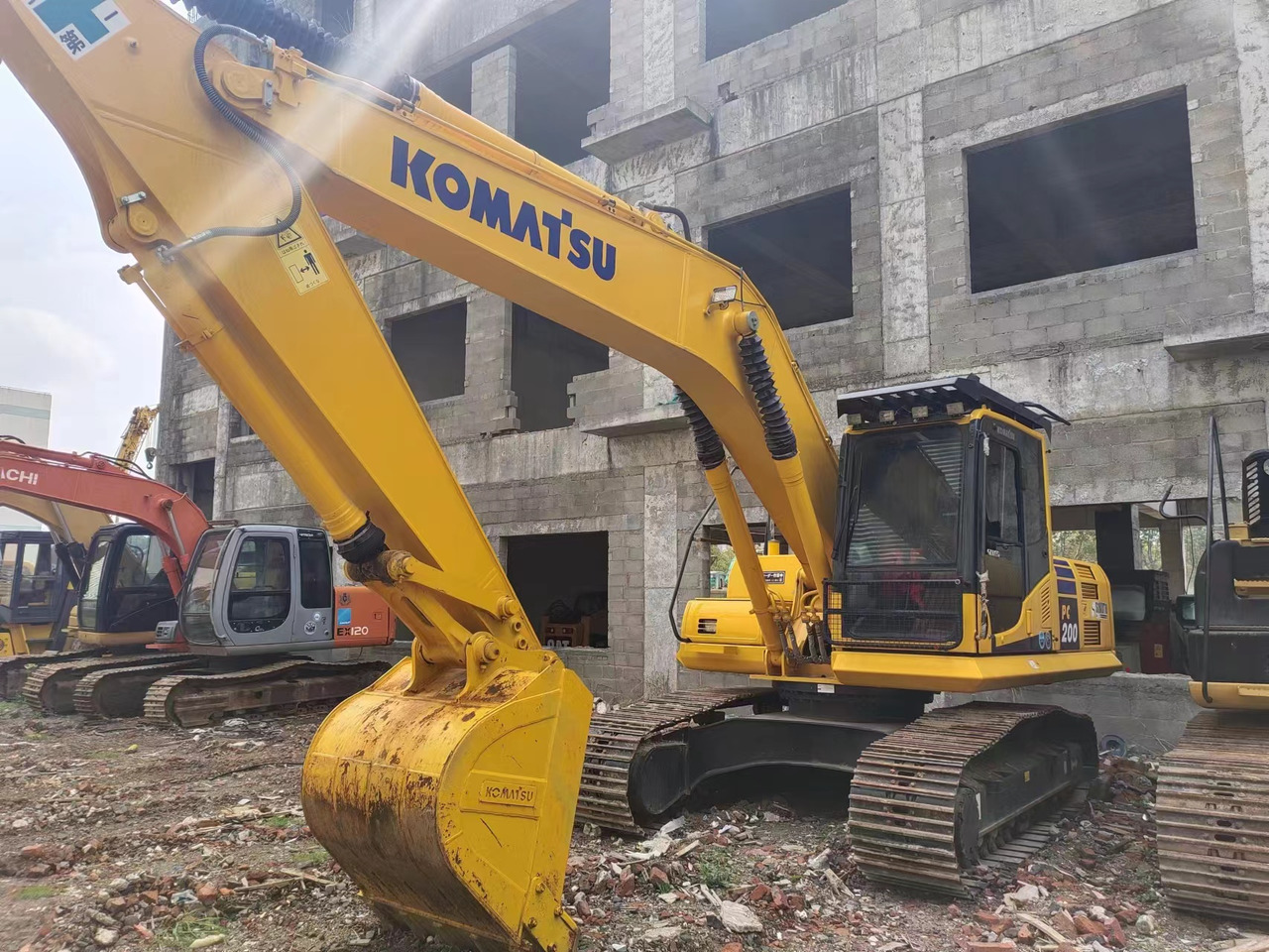 KOMATSU PC200-8N1 - Bæltegravemaskine: billede 5 KOMATSU PC200-8N1 - Bæltegravemaskine: billede 5