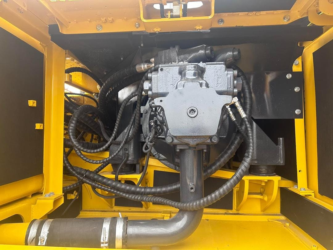 KOMATSU PC300-8 - Bæltegravemaskine: billede 4 KOMATSU PC300-8 - Bæltegravemaskine: billede 4
