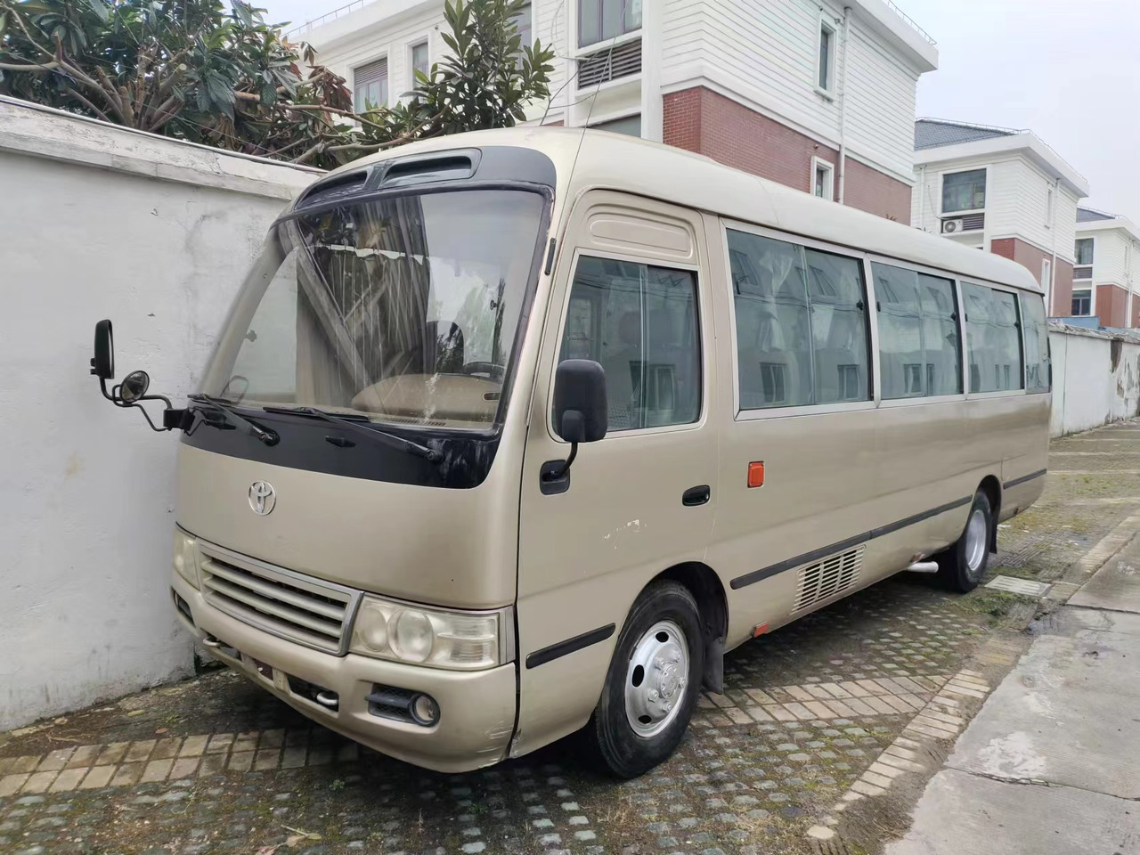 TOYOTA Coaster - Forstæder bus: billede 1 TOYOTA Coaster - Forstæder bus: billede 1