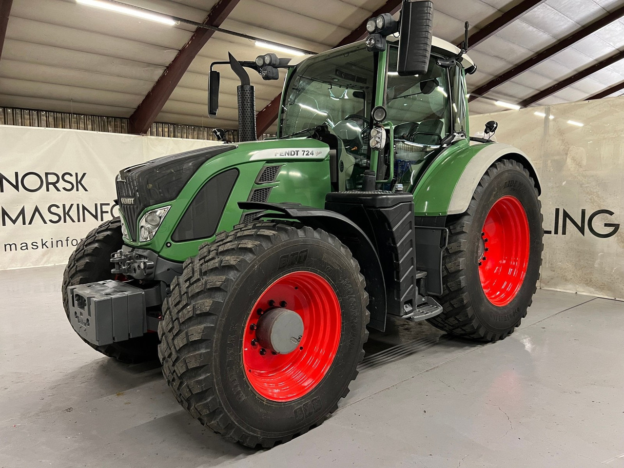 Fendt 724 Vario #TAR INNBYTTE# KAN LEVERES MED ANDRE DEKK# - Traktor: billede 2 Fendt 724 Vario #TAR INNBYTTE# KAN LEVERES MED ANDRE DEKK# - Traktor: billede 2